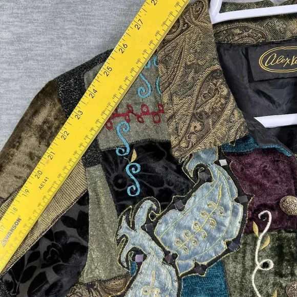 Vintage Alex Kim Womens M Patchwork Velvet Jacket Art To Wear Embroidered BOHO - Picture 14 of 16